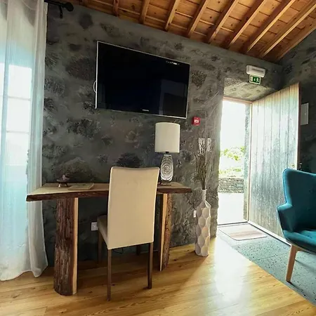 2 Bedrooms With Terrace And Wifi At Prainha Prainha (Sao Roque do Pico)