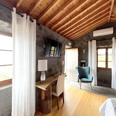 Villa 2 Bedrooms With Terrace And Wifi At Prainha *