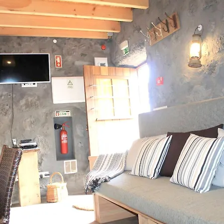 2 Bedrooms With Terrace And Wifi At Prainha *