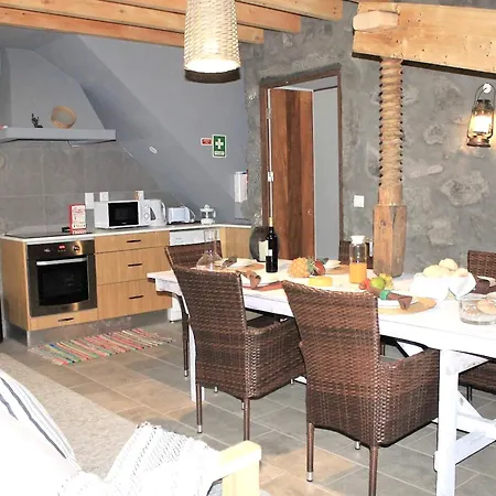 2 Bedrooms With Terrace And Wifi At Prainha Villa