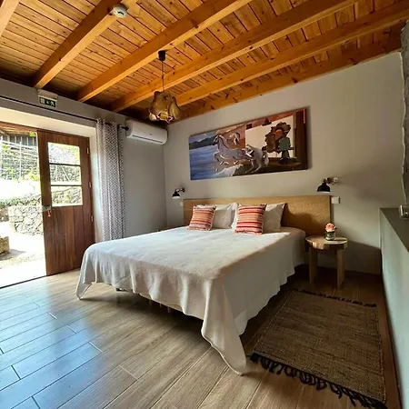 2 Bedrooms With Terrace And Wifi At Prainha Villa *