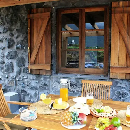 2 Bedrooms With Terrace And Wifi At Prainha Villa *