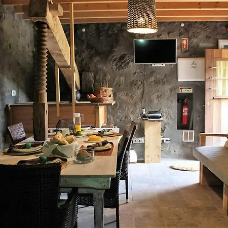 2 Bedrooms With Terrace And Wifi At Prainha Villa *