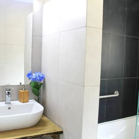 Villa 2 Bedrooms With Terrace And Wifi At Prainha
