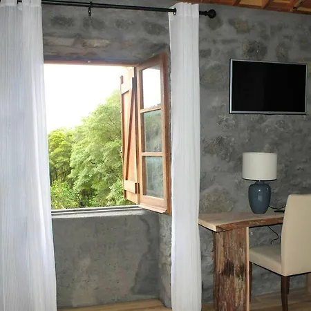 2 Bedrooms With Terrace And Wifi At Prainha